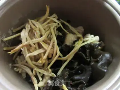 Make Black-muck, yellow-eared chicken step 2