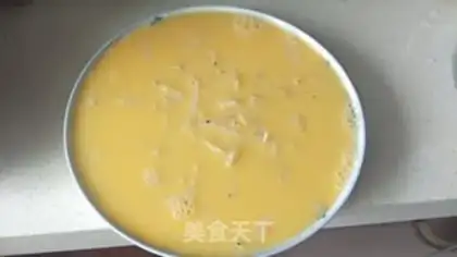 Make Silver fish steamed eggs step 3