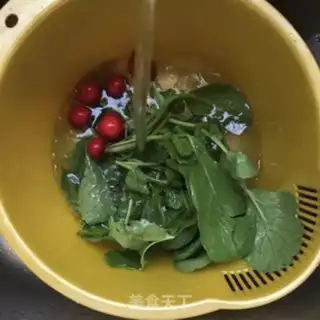 Make Sugar and silver, cherry carrots step 0