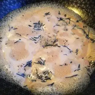 Make Caramel milk tea step 8