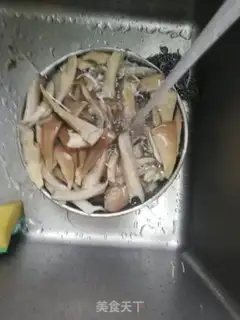 Make Dry mushrooms step 0