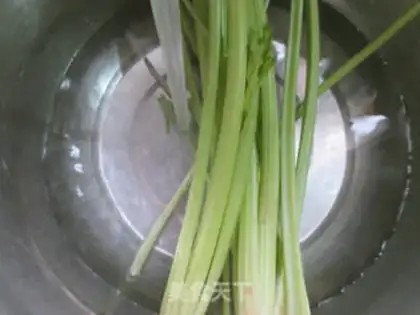 Make Silver-eared celery step 1
