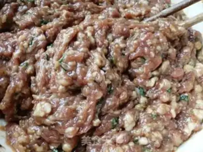 Make Three-ding meat buns step 4