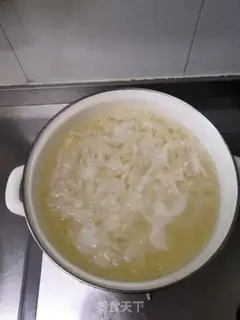 Make The papaya silver ear soup step 2