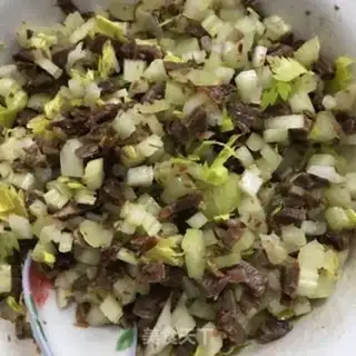 Make Beef celery pie step 1