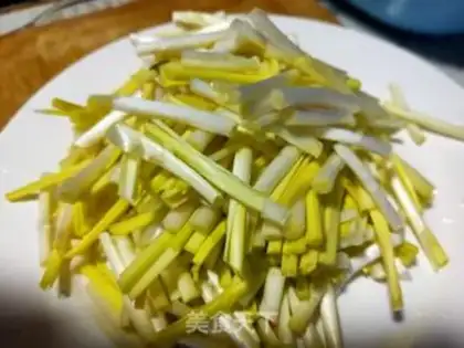 Make Garlic fried meat step 1