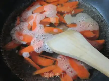 Make Silver-eared carrots step 1