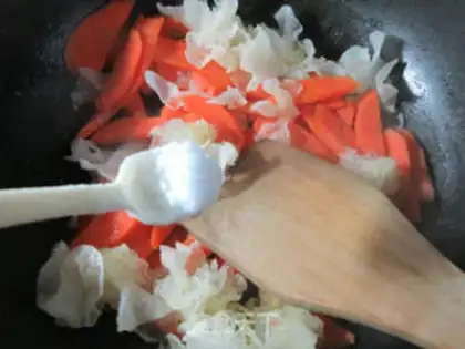 Make Silver-eared carrots step 3