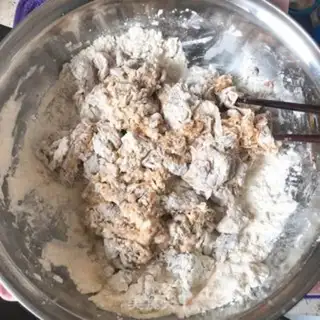Make Red-tree red sugar buns step 2