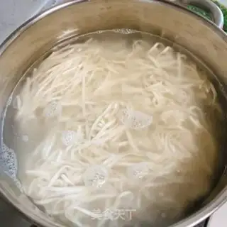 Make Little garlic noodles step 4