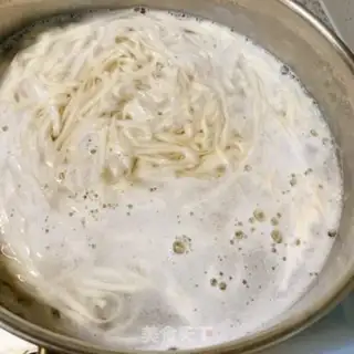 Make Little garlic noodles step 5