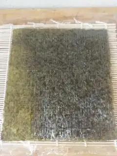 Make Flower sushi step 5
