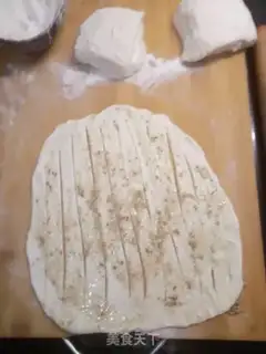 Make Hand grab cake step 5