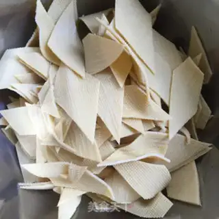 Make Precious bean-skin sprouts step 2