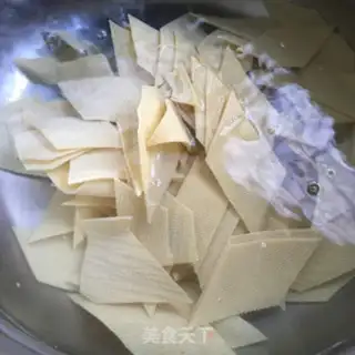 Make Precious bean-skin sprouts step 3