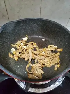 Make Garlic gravy step 4