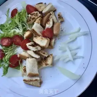 Make Fried egg toast salad step 3