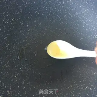 Make Fried egg toast salad step 4