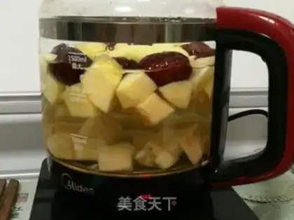 Make Celine apple date tea step 2