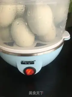 Make Five spicy tea eggs step 1