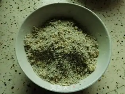 Make walnut sesame sugar bag step 2