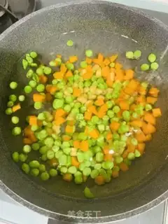 Make Yangzhou fried rice step 0