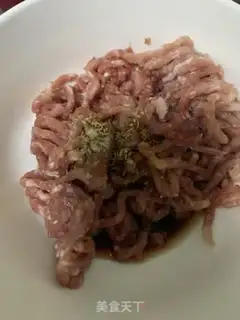 Make Pork onion pie step 2