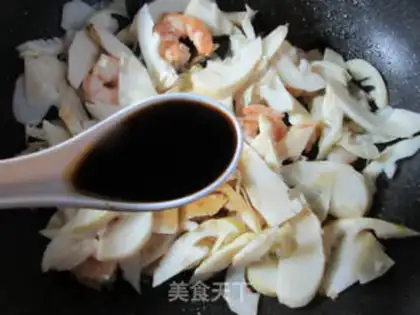 Make Shrimp makes thunder step 8