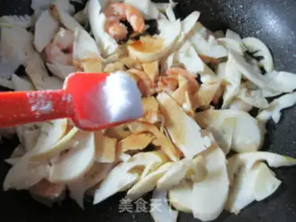 Make Shrimp makes thunder step 9
