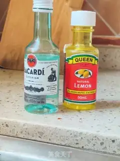 Make Strawberry blueberry Christmas cream cake step 0