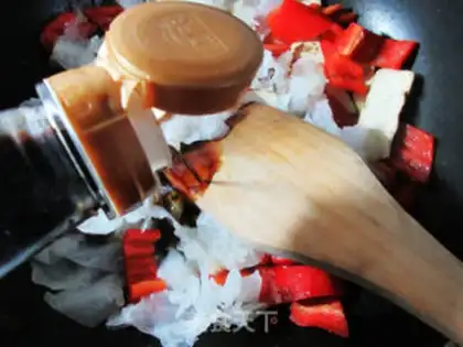 Make Paprika. White wood step 3