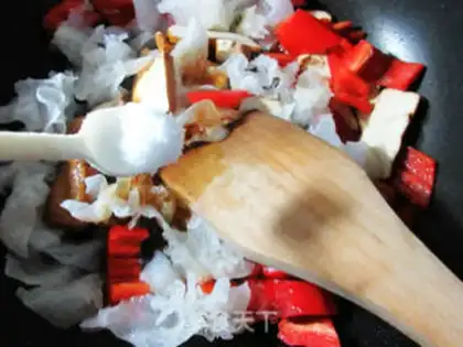 Make Paprika. White wood step 4