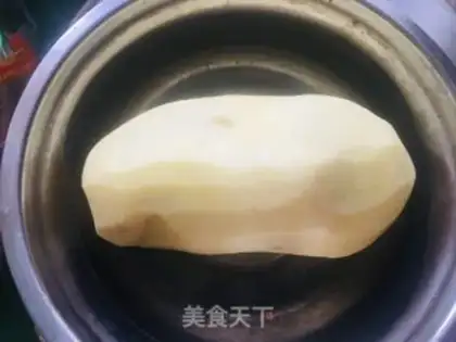Make Tomato sauce and potatoes step 0
