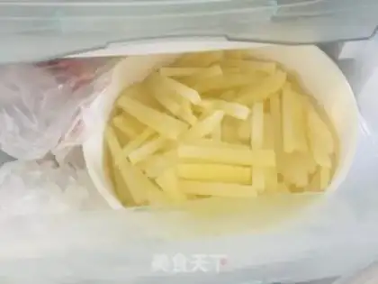 Make Tomato sauce and potatoes step 4