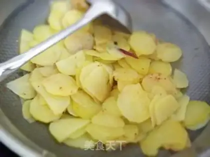 Make Spicy pot potato chips step 8