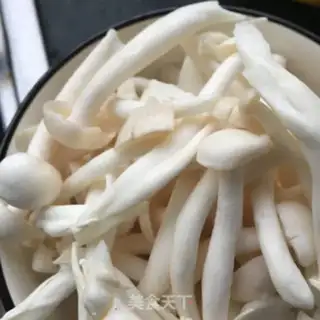 Make Meat peppers, white mushrooms step 1