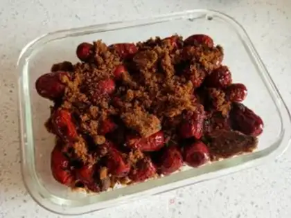Make Red dates steaming walnuts step 2