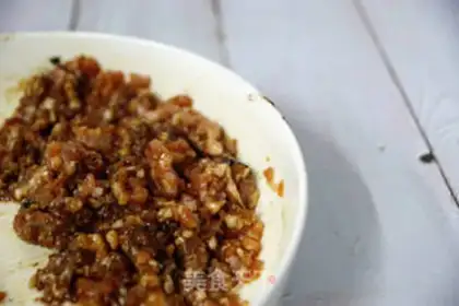 Make The meat dumplings step 3