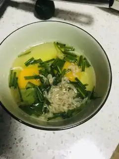 Make Shrimp leather fried eggs step 1