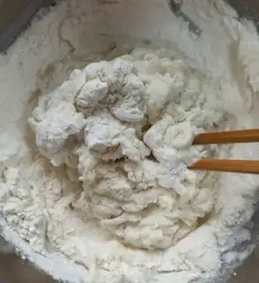Make Cream eggs and shrimp pie step 1