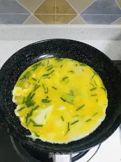 Make Shrimp leather fried eggs step 3