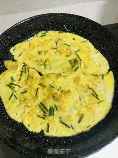 Make Shrimp leather fried eggs step 4