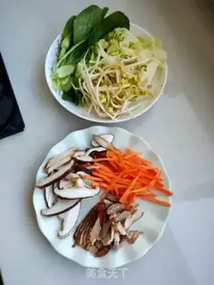 Make Noodles for meat and vegetables step 1