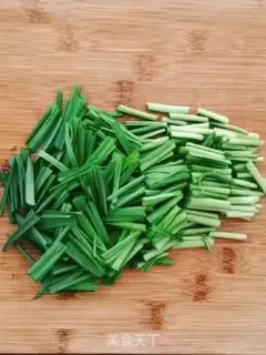 Make Garlic fried eggs step 0