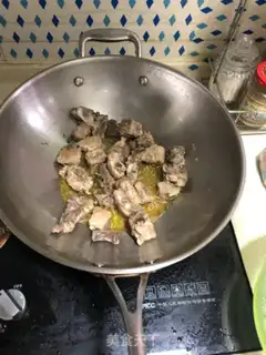 Make Two mushrooms burning ribs step 2