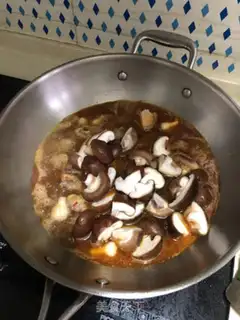 Make Two mushrooms burning ribs step 5