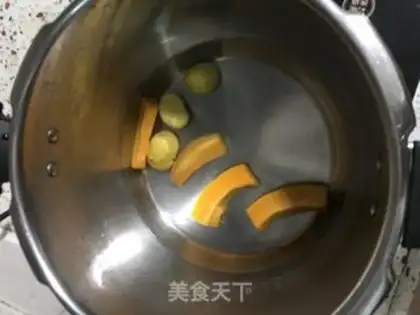 Make Pumpkin chestnut cake step 1