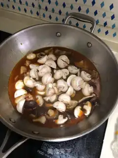 Make Two mushrooms burning ribs step 6