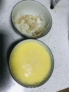 Make Shrimp skin steamed eggs step 1