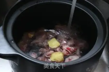 Make radish steak soup step 1